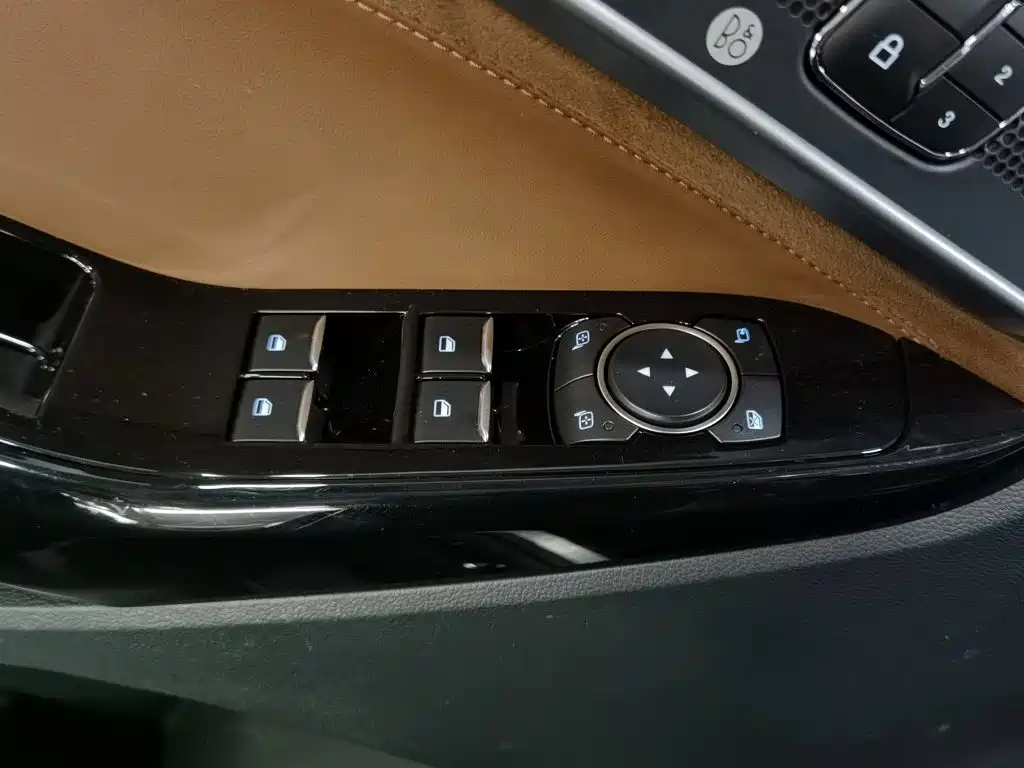Ford Explorer — миниатюра 9