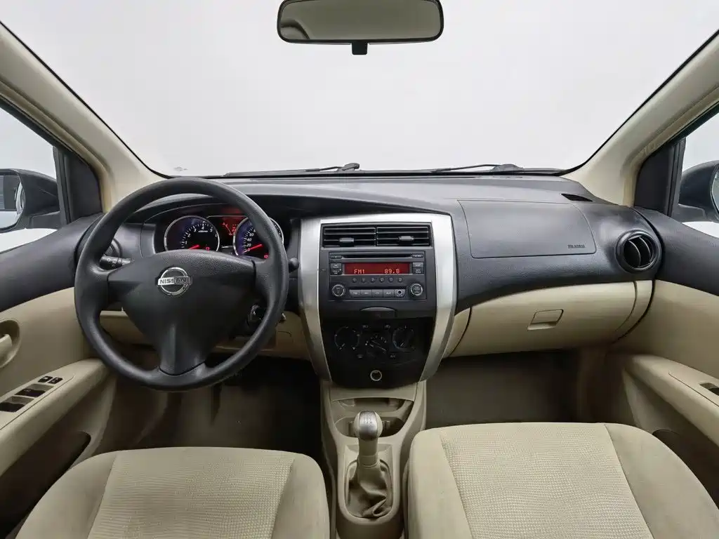 Nissan Livina — миниатюра 5