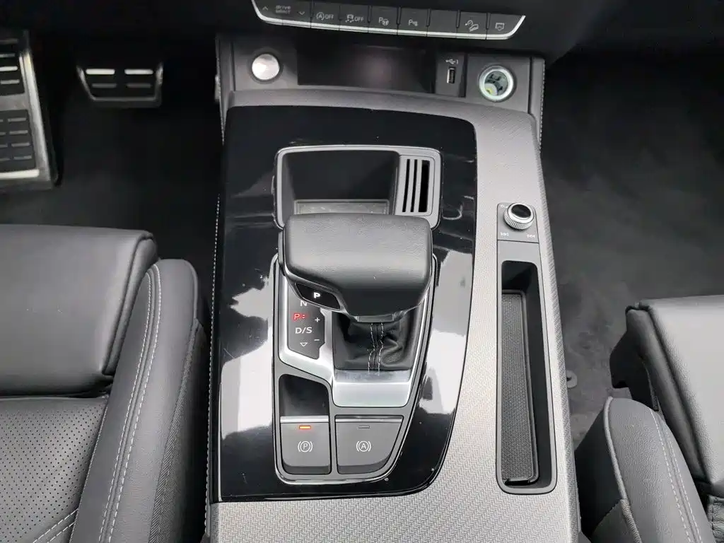 Audi Q5L — миниатюра 13