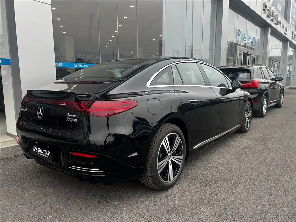 MERCEDES-BENZ EQE