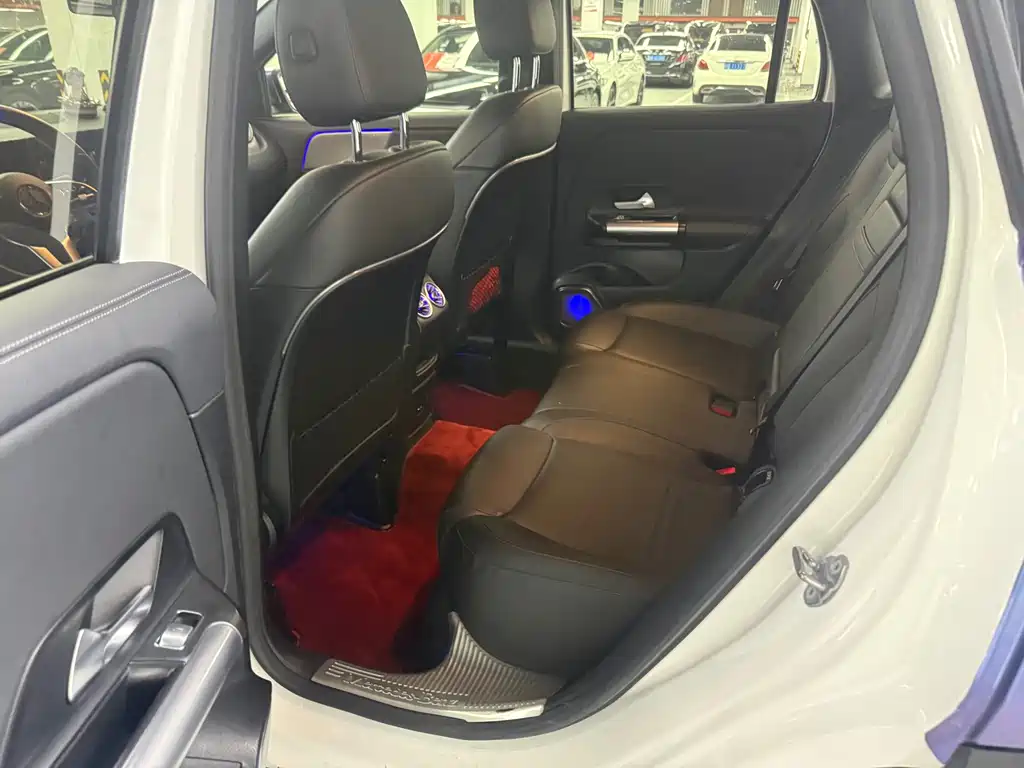 Mercedes-Benz GLA — миниатюра 12