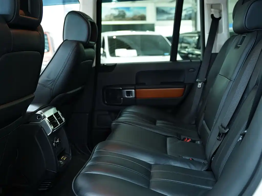Land Rover Range Rover — миниатюра 10