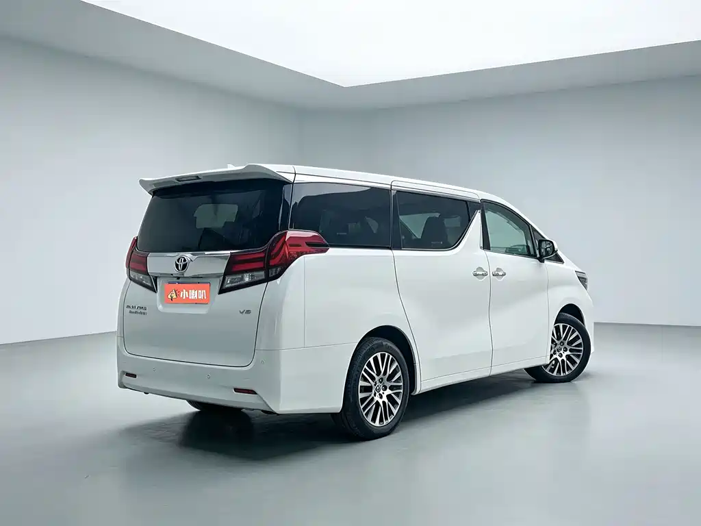 Toyota Alphard — миниатюра 4