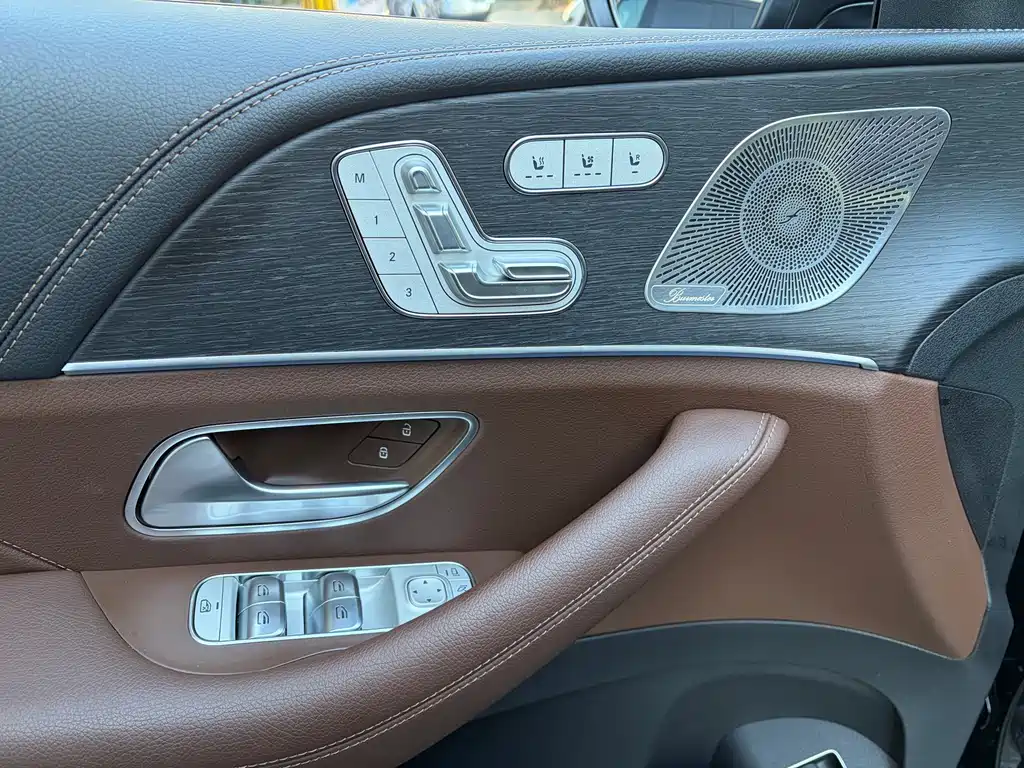Mercedes-Benz GLS — миниатюра 12