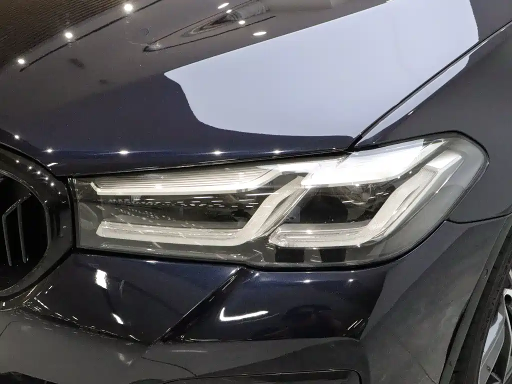 BMW 5 Series — миниатюра 18