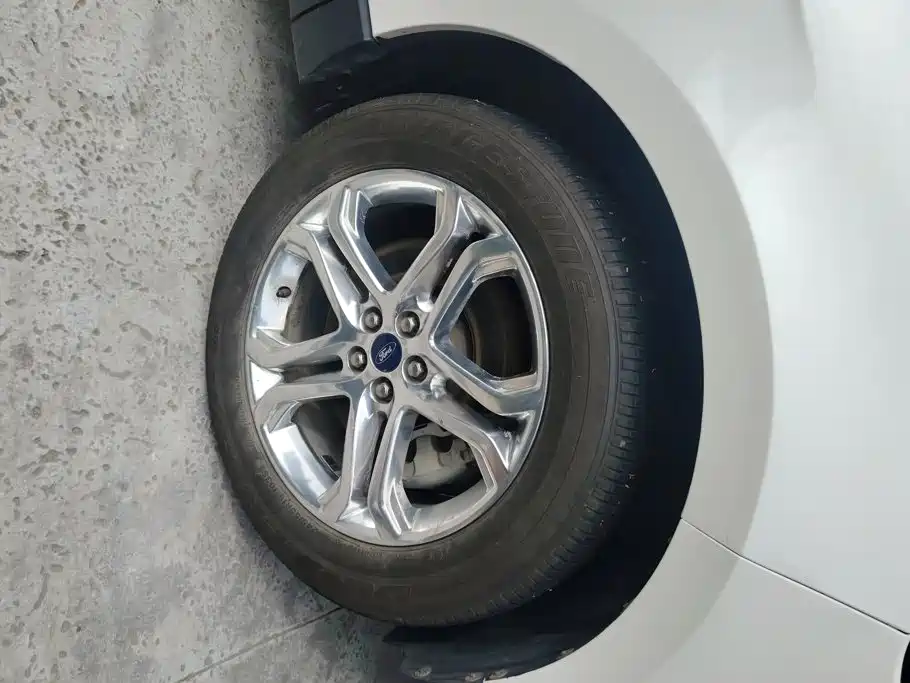 Ford Edge — миниатюра 6