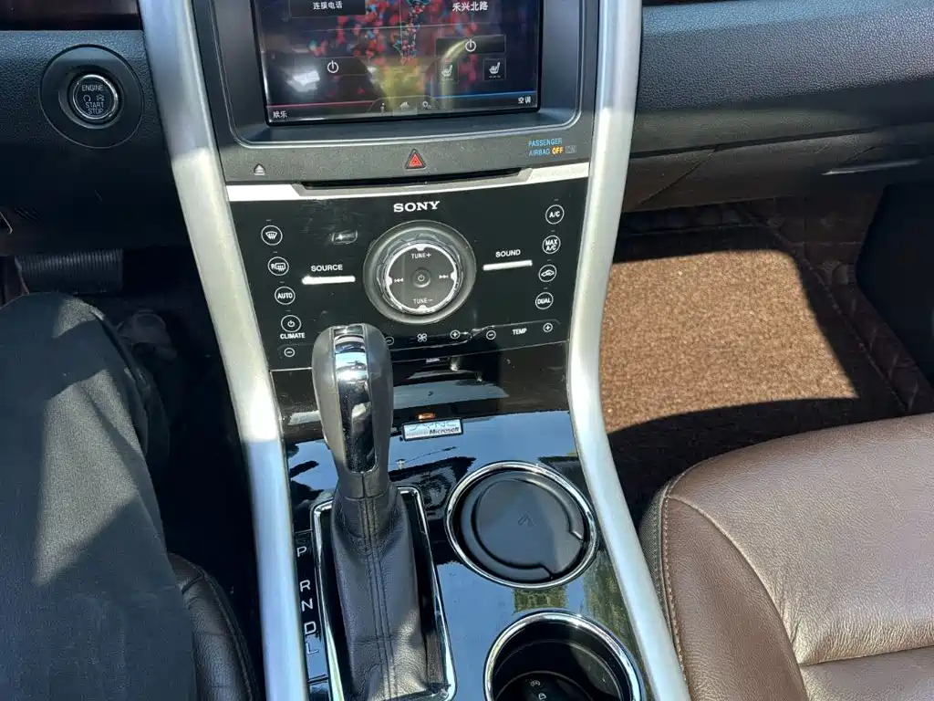 Ford Edge (Import) — миниатюра 13