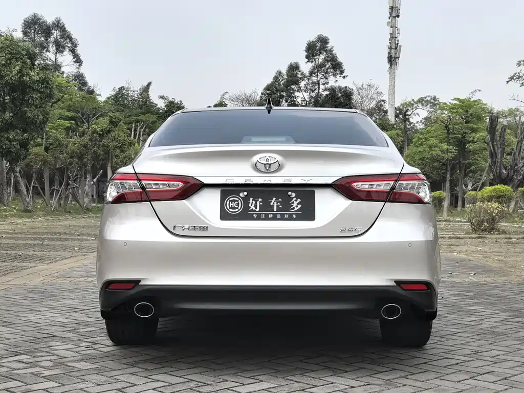 TOYOTA CAMRY