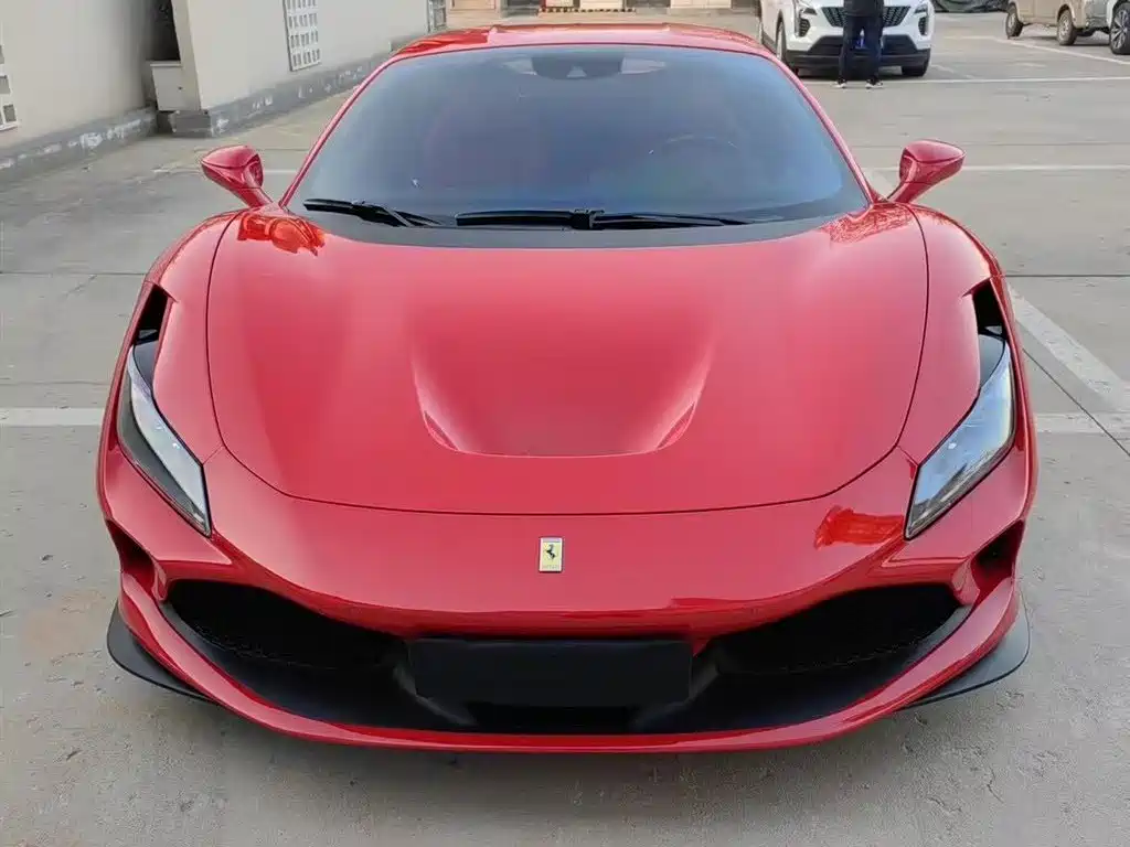 FERRARI F8