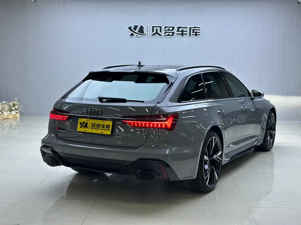 AUDI  RS 6