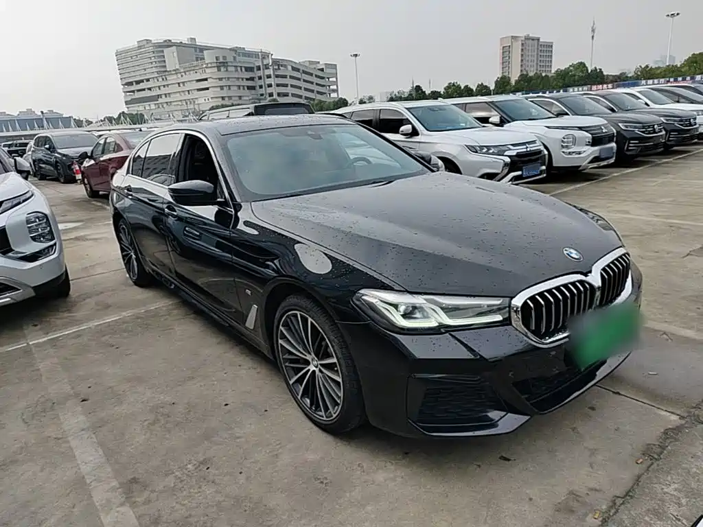 BMW 5 Series — миниатюра 4