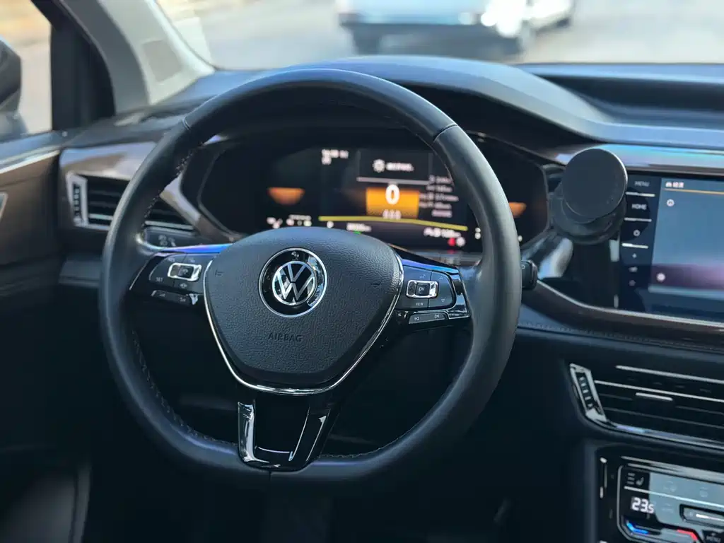 Volkswagen Tharu — миниатюра 5