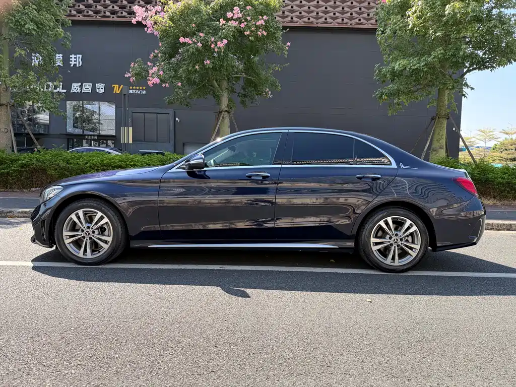 Mercedes-Benz C-Class — миниатюра 4