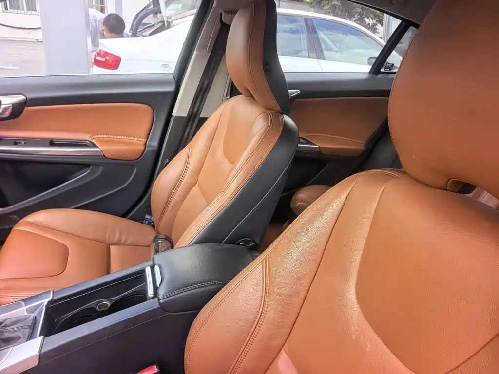 Volvo S60 — миниатюра 18