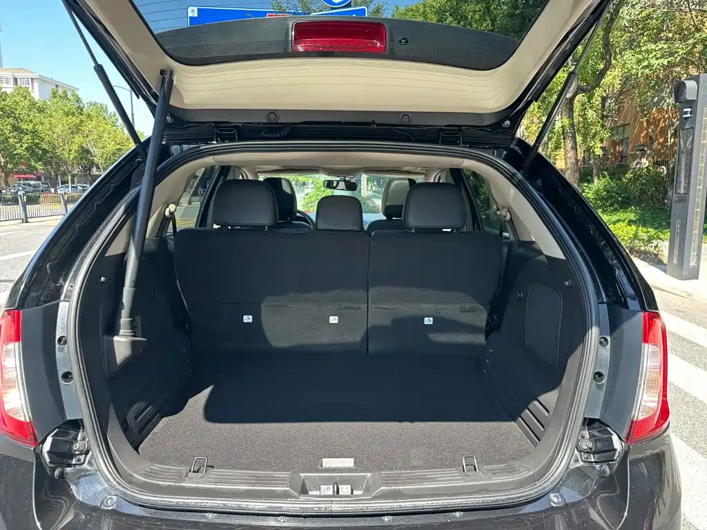 Ford Edge (Import) — миниатюра 11