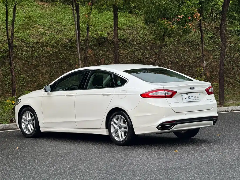 Ford Mondeo — миниатюра 7