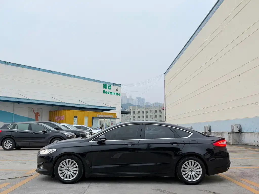 Ford Mondeo — миниатюра 5
