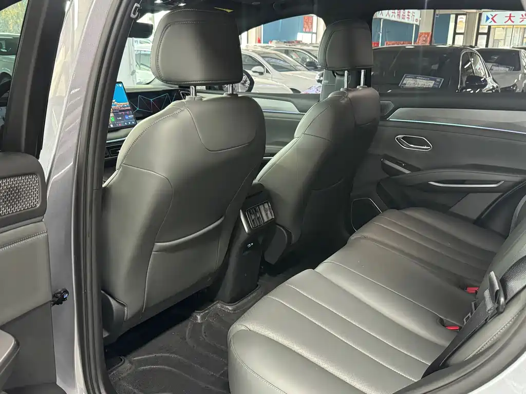 BYD L DM-i — миниатюра 9