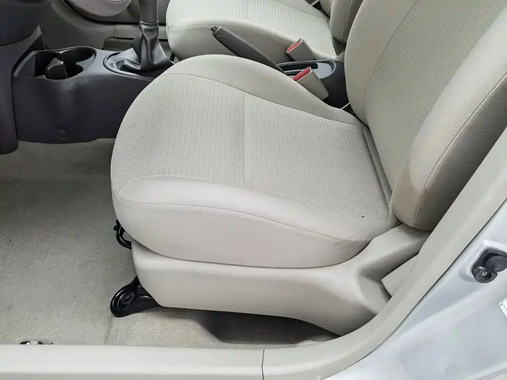 Nissan Sunny — миниатюра 20