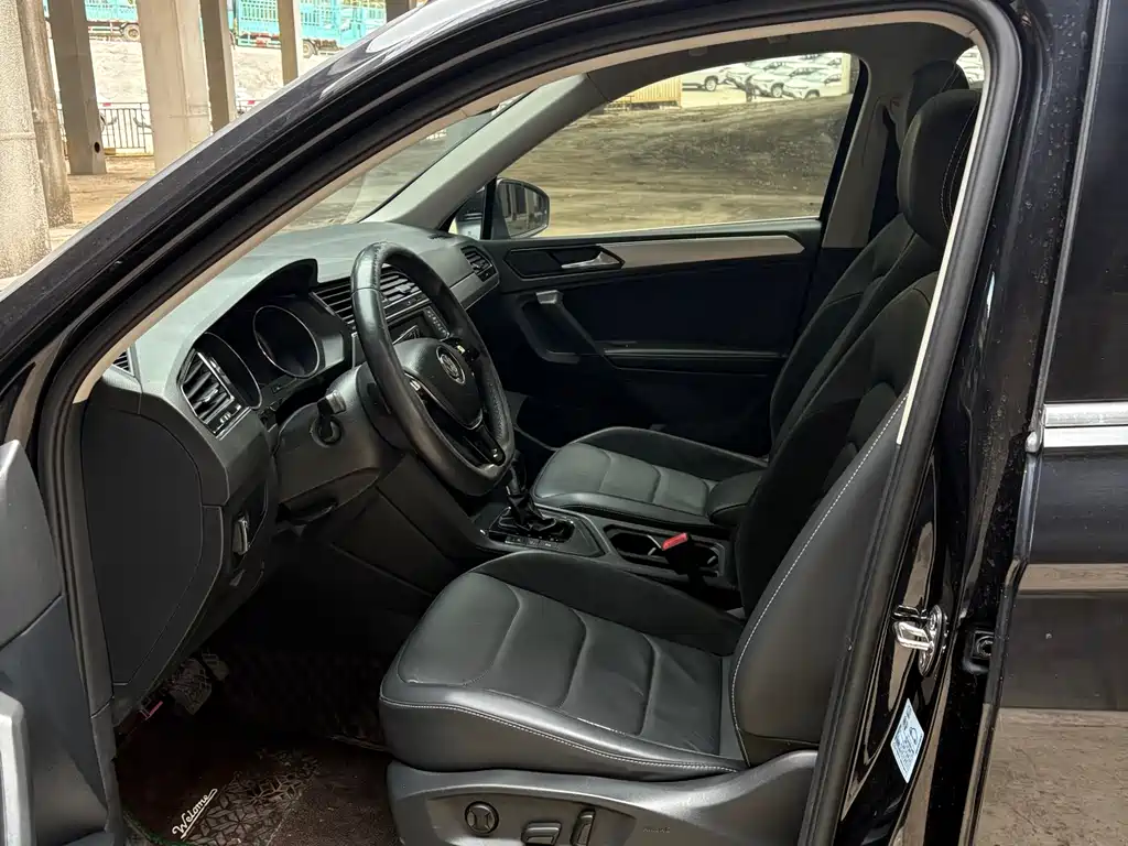 Volkswagen Tiguan L L 2018 380TSI AT Luxury