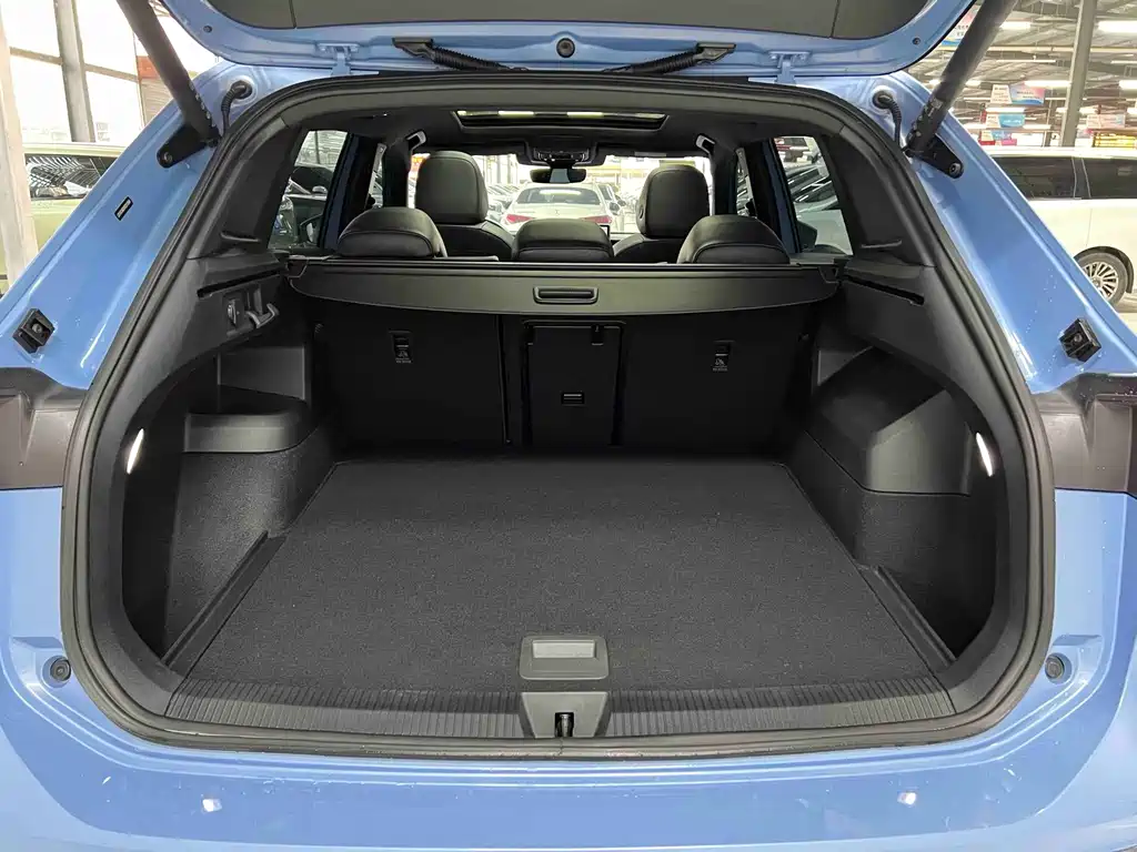 Volkswagen Tiguan L — миниатюра 18