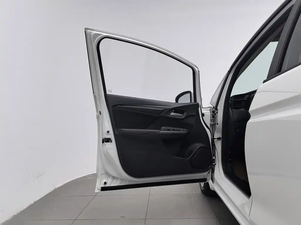 Honda Fit — миниатюра 8