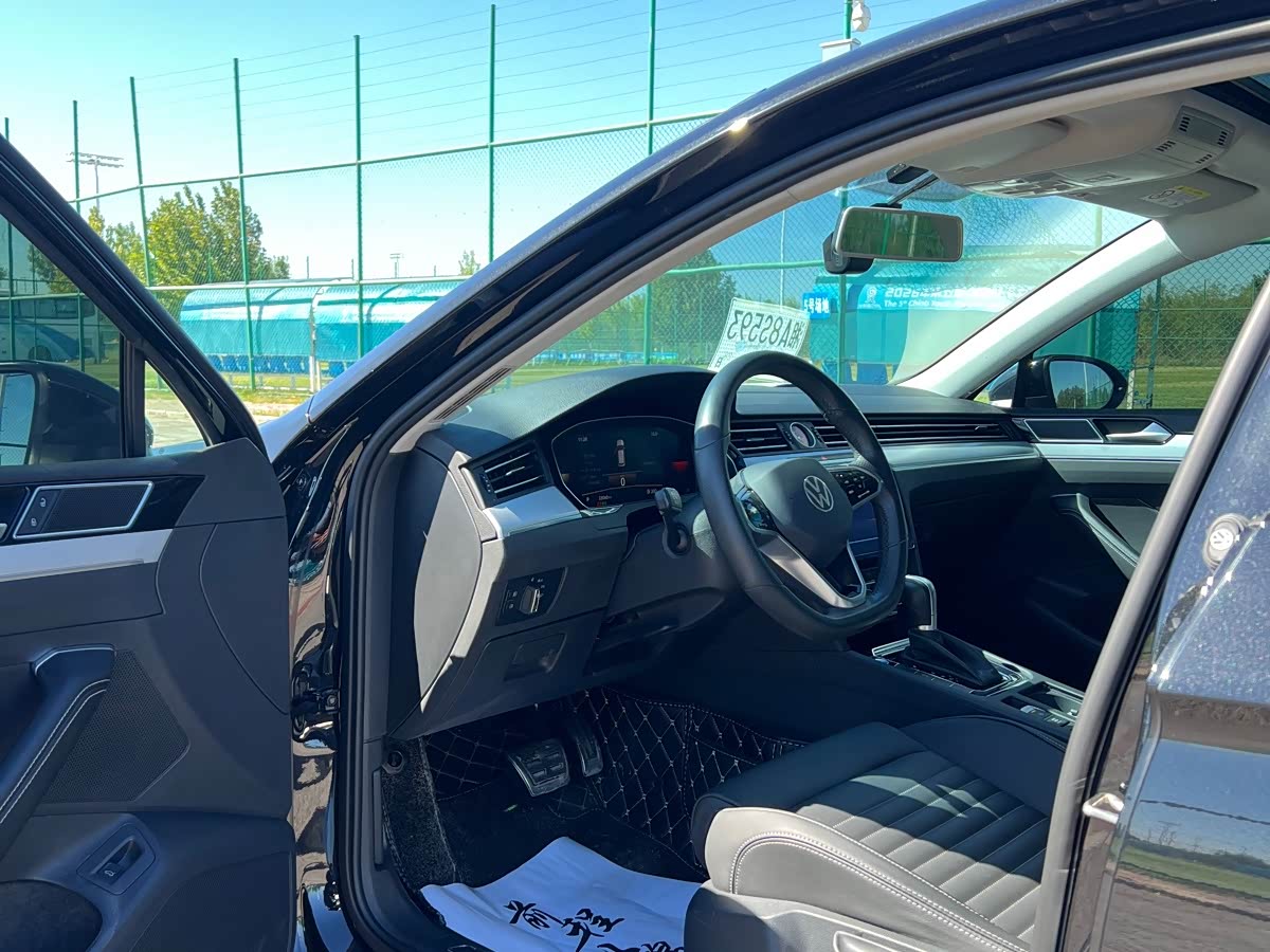 Volkswagen Magotan 1.4 л 2024 г. Чёрный, пробег 33000 км