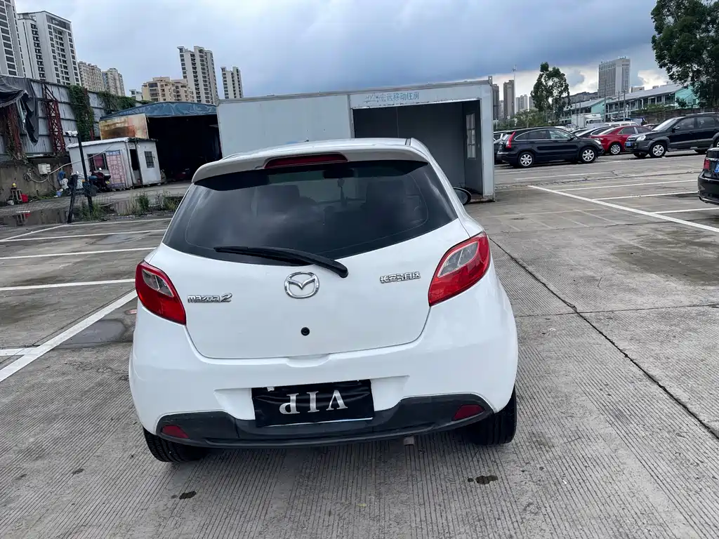 Mazda 2 — миниатюра 6