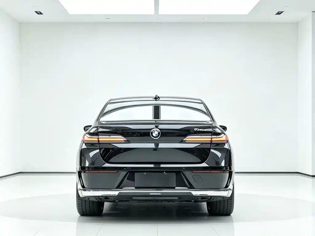 BMW 7 Series — миниатюра 4