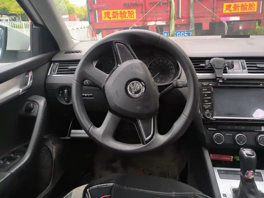 Skoda Octavia — миниатюра 15