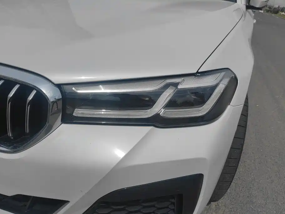 BMW 5 Series New Energy — миниатюра 5