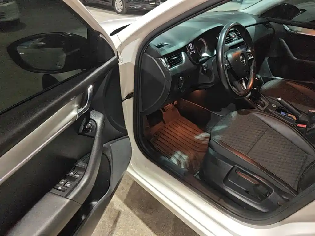 Skoda Octavia — миниатюра 16