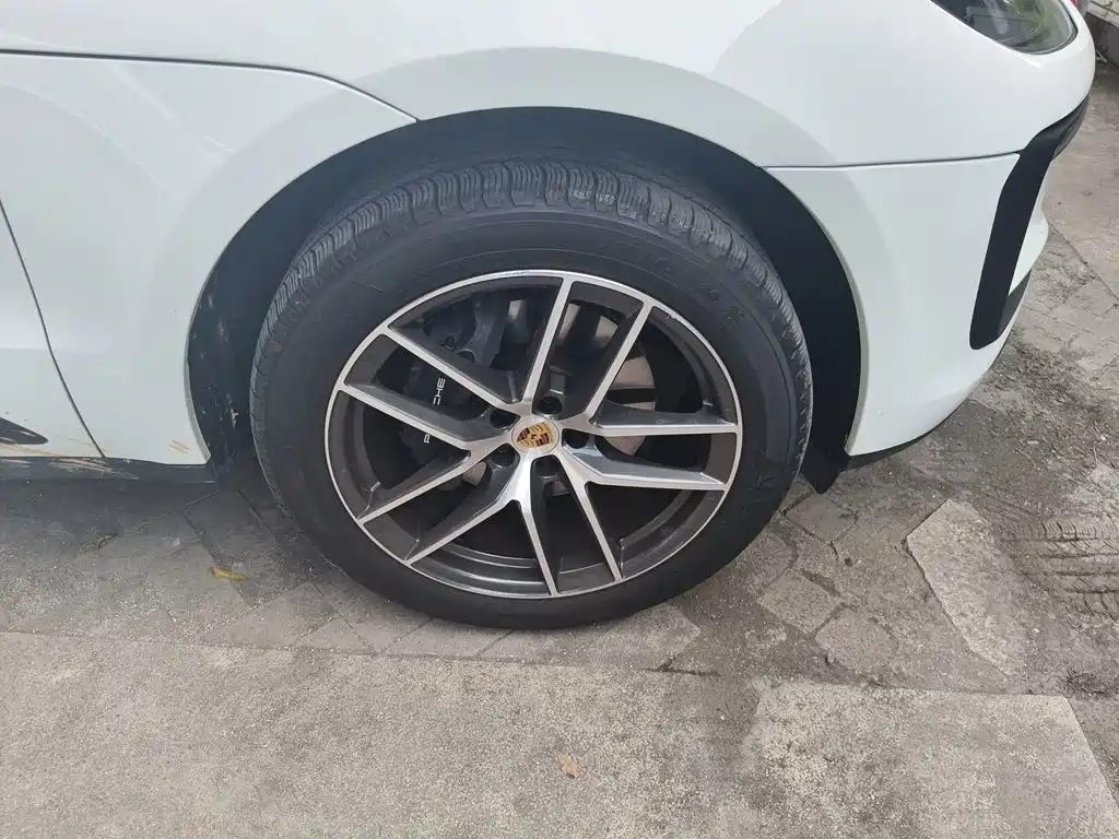 Porsche Macan — миниатюра 8