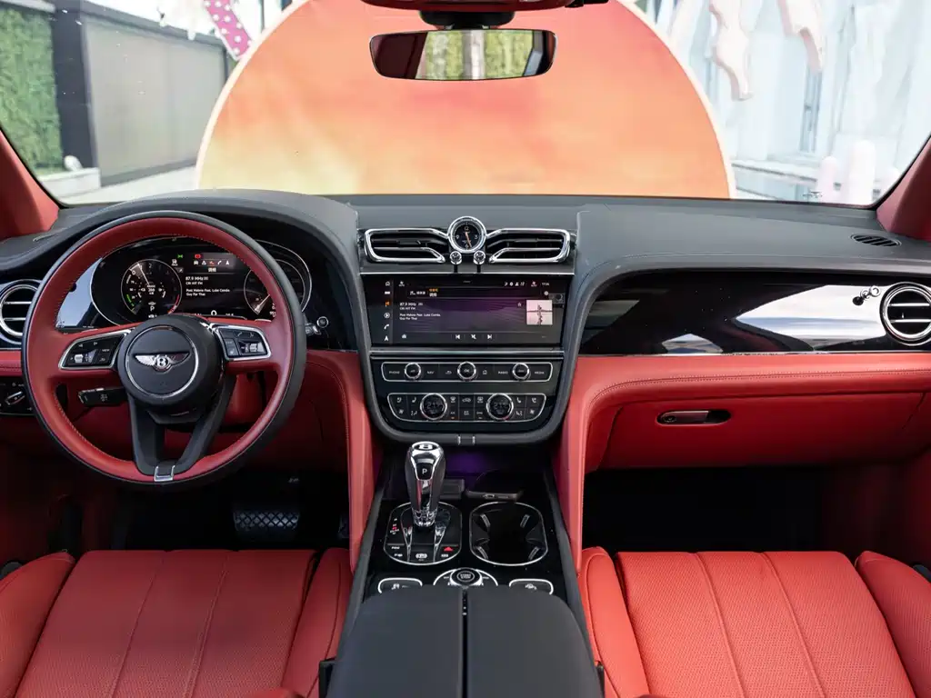 BENTLEY TIMYUE PLUG IN HYBRID