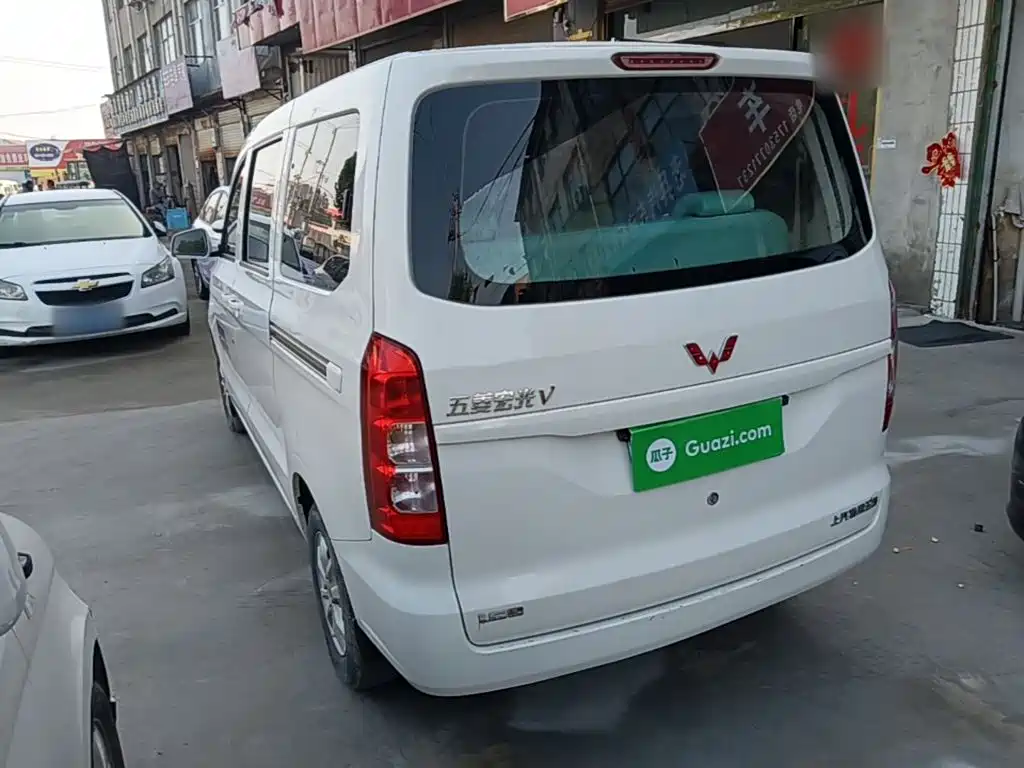 Wuling Hongguang V — миниатюра 5