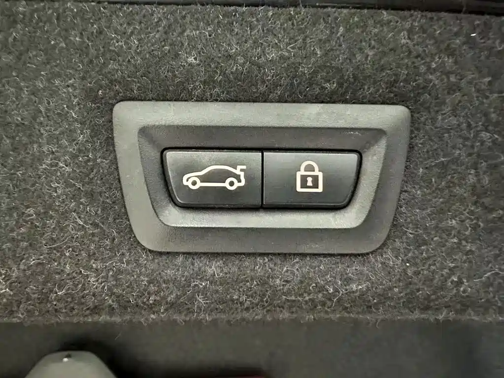BMW 5 Series — миниатюра 15