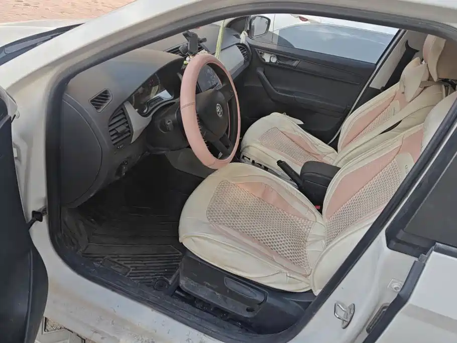 Skoda Fabia — миниатюра 9
