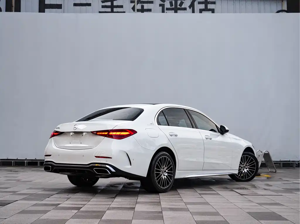 Mercedes-Benz C-Class — миниатюра 8