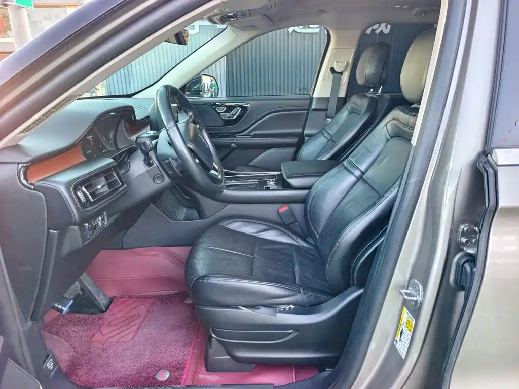 Lincoln Aviator — миниатюра 7