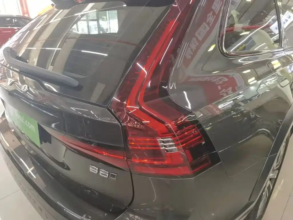 Volvo V90 — миниатюра 8