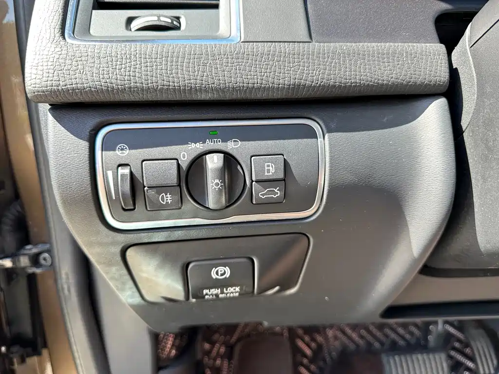 Volvo XC60 (Import) — миниатюра 10