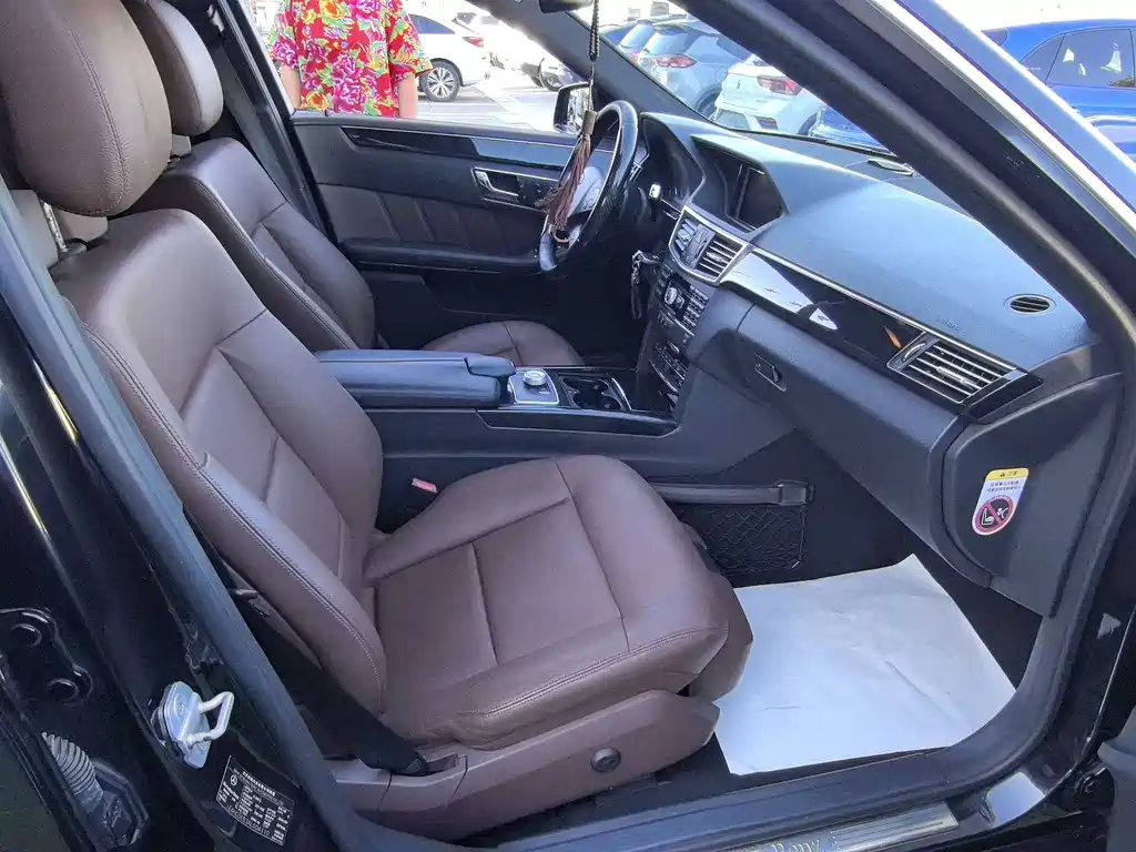 Mercedes-Benz E-Class — миниатюра 15
