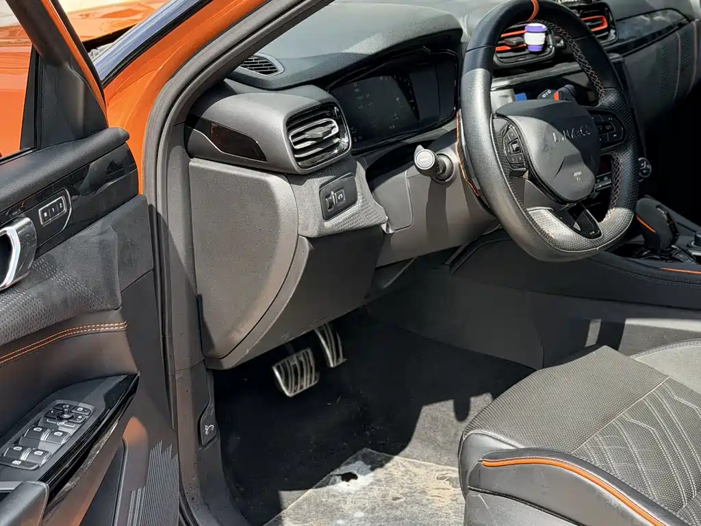 LYNK & CO. 02 HATCHBACK