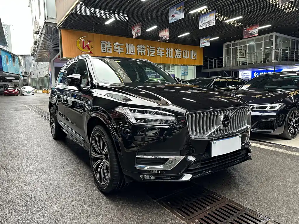VOLVO  XC90