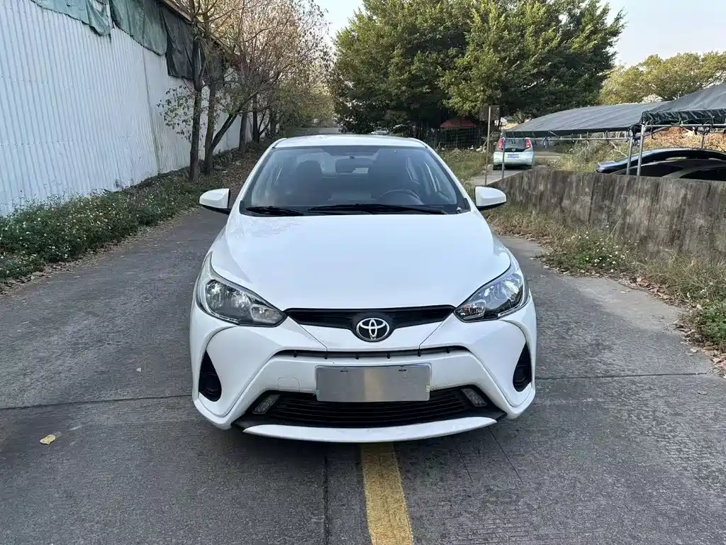 TOYOTA YARIS L TO ENJOY