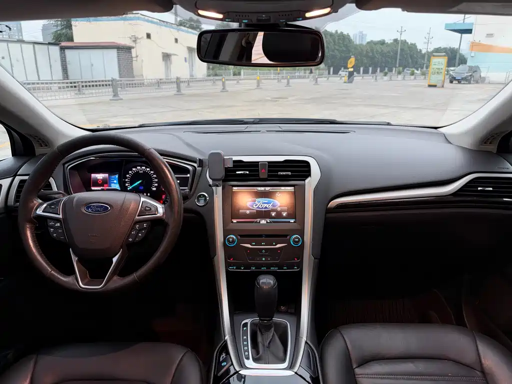 Ford Mondeo — миниатюра 10