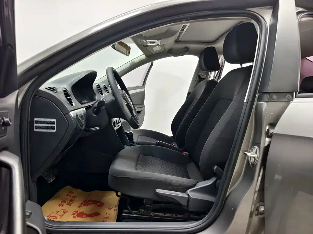 Volkswagen Jetta — миниатюра 11