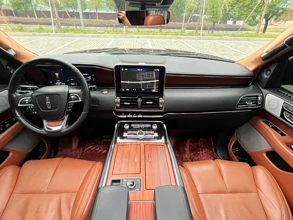 Lincoln Navigator — миниатюра 7