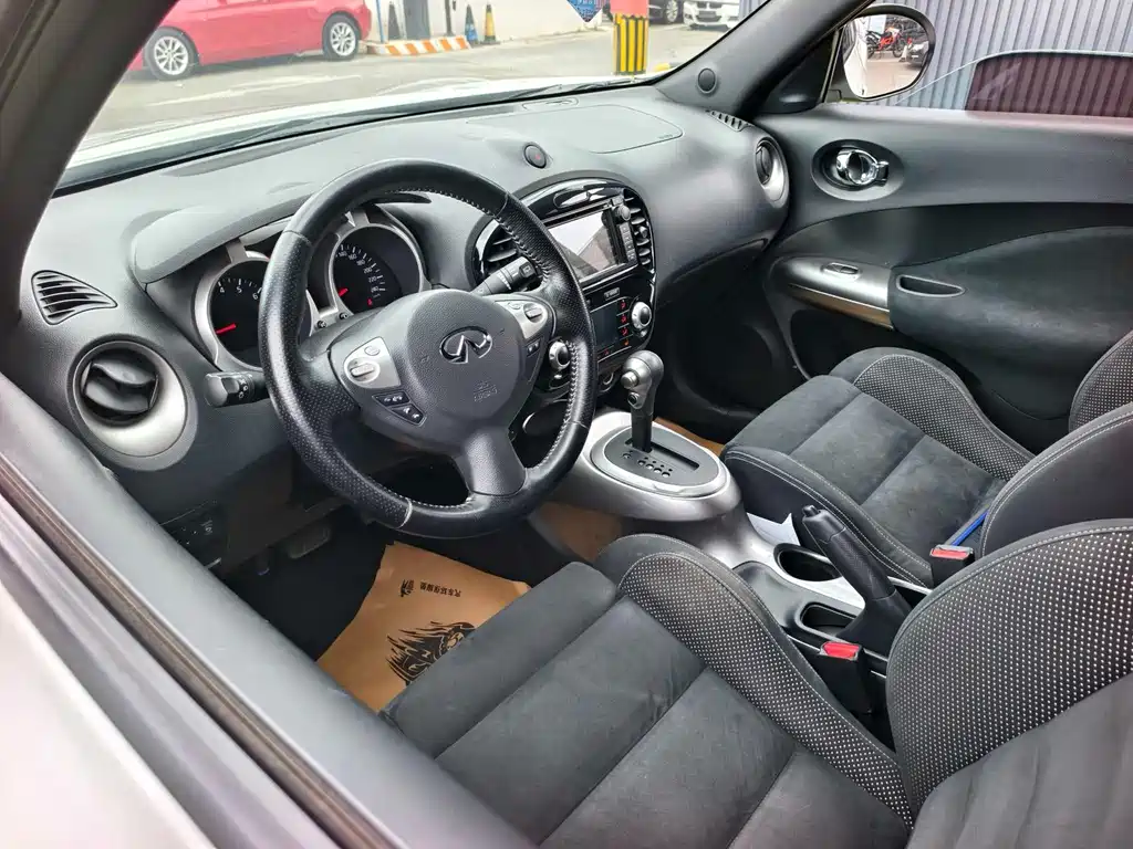 Infiniti ESQ — миниатюра 6
