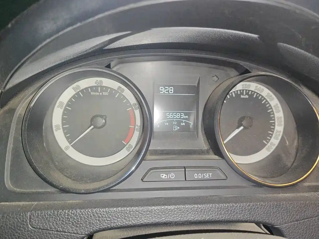 Skoda Rapid Spaceback — миниатюра 7
